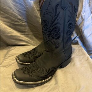 Circle G by Corral Women's Black Filigree Embroidery Square Toe Cowboy Boot